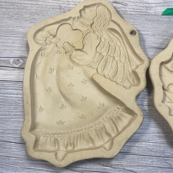 Vintage Brown Bag Cookie Art, (2) Christmas cookie molds with Instructions. - Picture 3 of 9